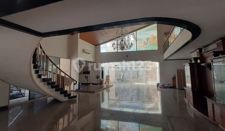Large and spacious house in Permata Hijau