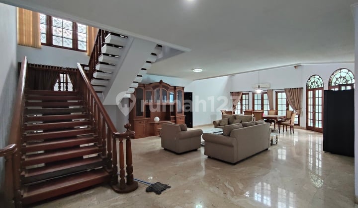 Nice, full maintained house in Mega Kuningan