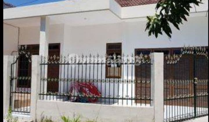 Darmo Indah South, Surabaya, move-in ready house, close to everywhere.