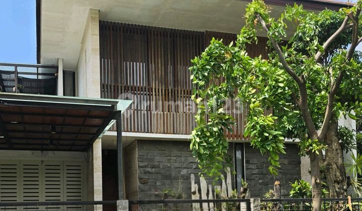 Rumah Mewah Full Marmer di Graha Natura Surabaya Barat - Siap Huni