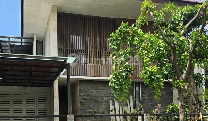 Rumah Mewah Full Marmer di Graha Natura Surabaya Barat - Siap Huni