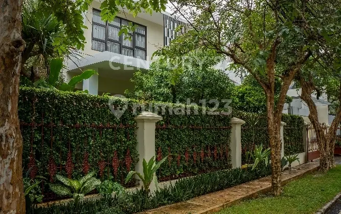 Rumah Old Money yang Nyaman dan Asri di Kayu Putih Rawamangun