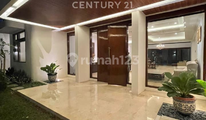 Rumah Termegah Full Furnished Swimm Pool di Permata Hijau