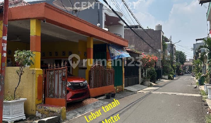 Ready to Occupy House, Strategic Location in Percetakan Negara, Central Jakarta