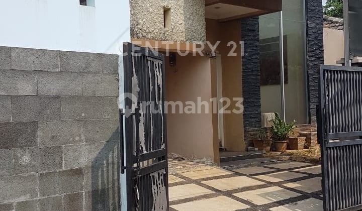 Rumah Siap Huni Dalam Komplek Rapi di Cipinang Indah
