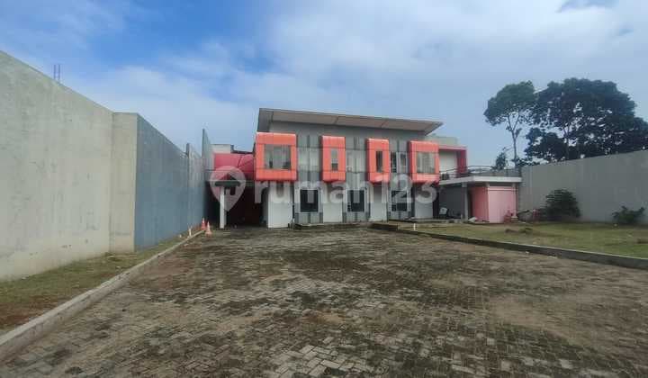 House for Office Ready to Occupy, Strategic Location