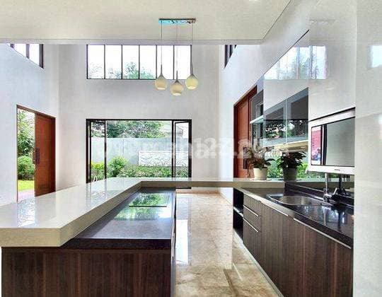 Rumah Cantik Siap Huni di Kemang