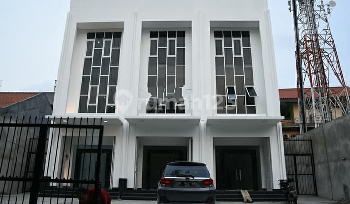 Strategic 3-Unit Row House