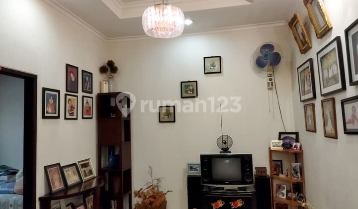 Rumah Minimalis Jalur Dua Mobil