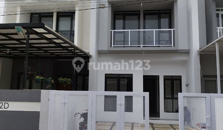 Rumah Baru 2 Lantai di Arcamanik, Cisaranten Sisa 1 Unit
