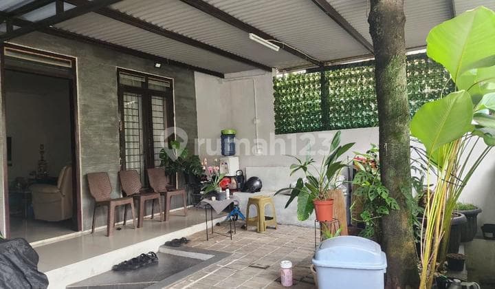 Rumah siap huni di komplek Kawaluyaan Indah