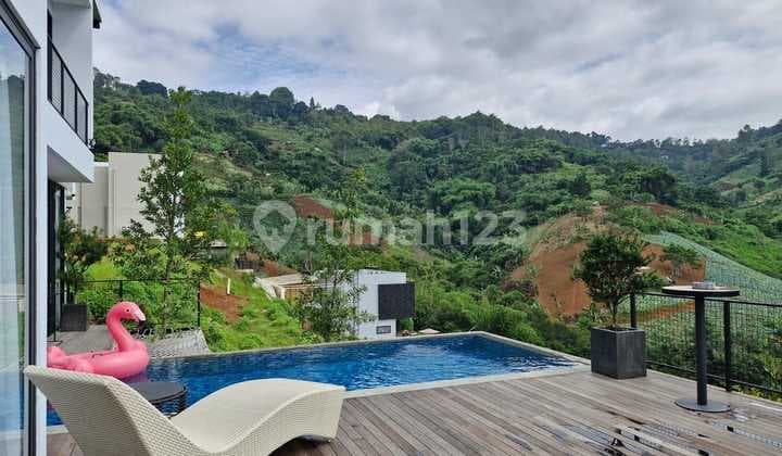 Villa House in Dago Village with Swimming Pool