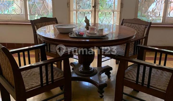 Jarang Ada. Rumah Dijual di Area Prestisius di Tengah Kota Surabaya.