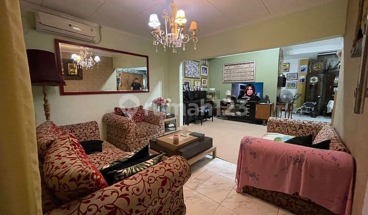 Rumah 2 Lantai Dijual Di Cipinang. Bagus. Shm.