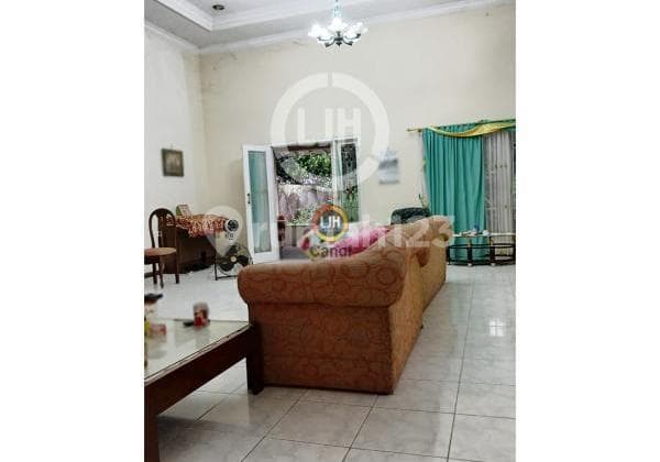 Rumah di Waru Timur Banyumanik Semarang