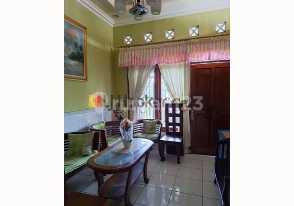 Rumah di Pusponjolo Selatan Semarang Barat