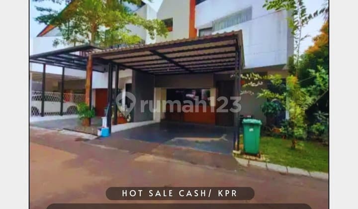 Dijual Rumah Modern Minimalis 2 lantai Posisi di hoek samping kolam renang Dalam Cluster Exclusive Rempoa Ciputat Timur Tangerang selatan