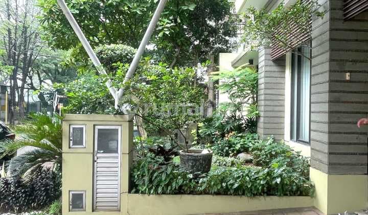Dijual Rumah Depan Taman di Bintaro (IA)