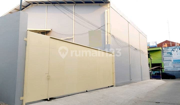 Gudang Baru Dalam Proses Finishing di Kavling Dpr Pinang