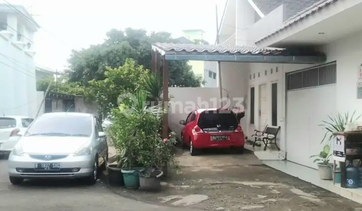 House and Boarding Houses in Kramat Pela, Kebayoran Baru, South Jakarta