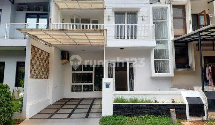 Rumah Cantik 2 LT Sudah Renovasi Dalam Cluster Emerald Bintaro