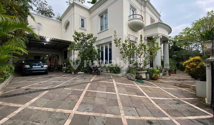 Rumah Clasic Modern di Selatan Jakarta Siap Huni