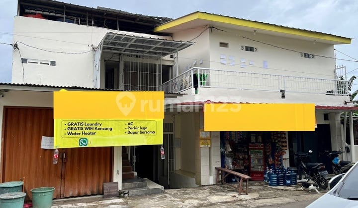 Boarding Houses and Stalls in Strategic Locations Are Always Fully Occupied.