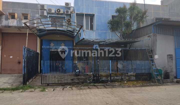 Gudang Stategis Dalam Komplek Pergudangan Mutiara Kosambi