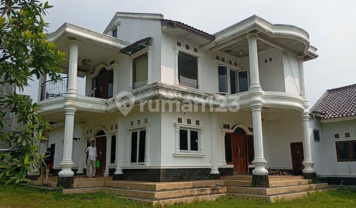 Rumah Besar Dengan Halaman Sangat Luas Di Kota Serang