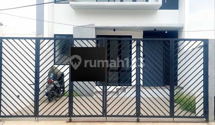 Rumah Baru 2 Lantai Minimalis Modern Siap Huni Dalam Townhouse