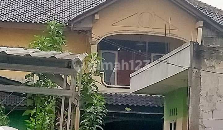 Rumah Lama Cocok untuk Tempat Tinggal atau Kost di Ciledug