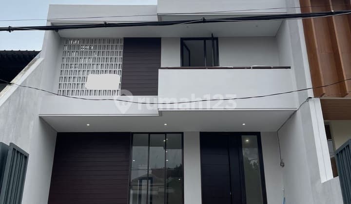 Rumah di Jln Kelapa Sawit, Modern Minimalist Cinere Depok