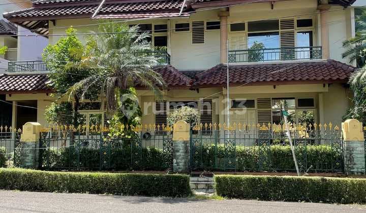 Rumah Mewah Posisi Hook di Komplek Bintaro sektor 1 jaksel