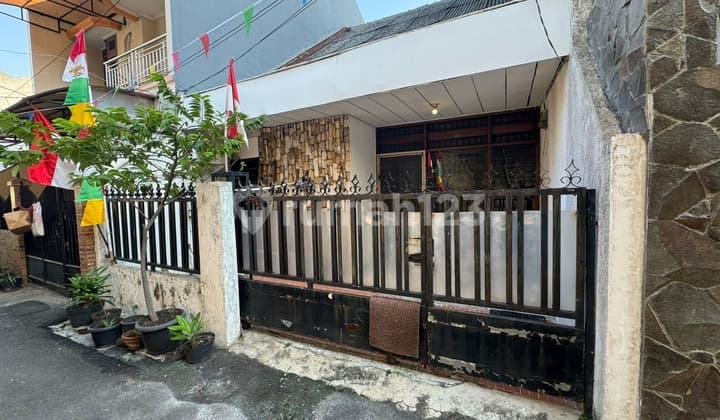 Rumah Strategis di Tanjung Duren Jakarta Barat