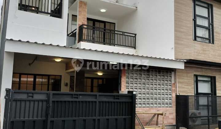 Rumah Mewah di Bumi Puspitek Asri Pagedangan