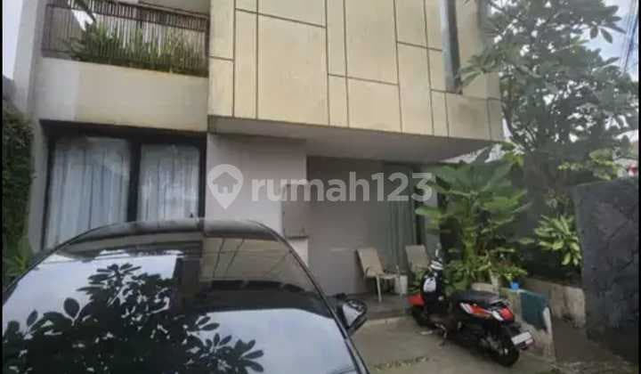 Artistic House, Urban Living Concept, in Radio Dalam South Jakarta