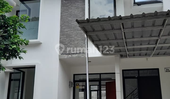 Rumah di Komplek Banjar Village Cilangkap-Depok