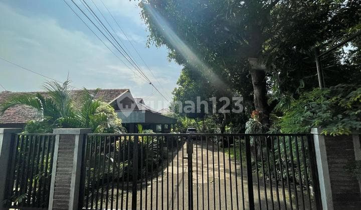 Rumah di Jl. Jatisari (Persis di sebrang MCD Jati Padan - Jaksl)