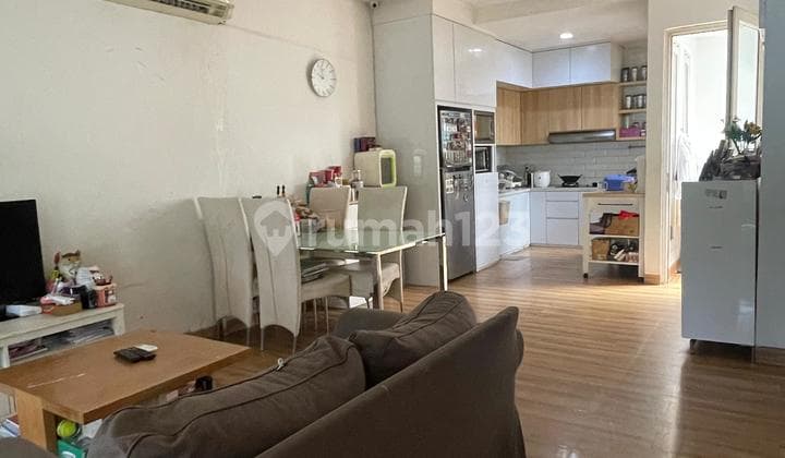 Rumah 2 Lantai Bagus SHM di Cluster Vienna , Tangerang