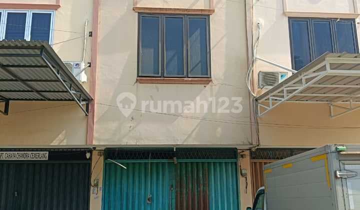 Nice 3-Story Shophouse in Duri Kosambi, Tangerang