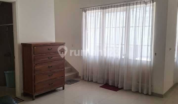 Rumah 2 Lantai Bagus Unfurnished di Suvarna Sutera, Tangerang