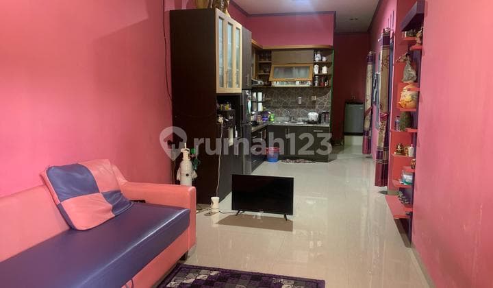 Rumah 2 Lantai Bagus Semi Furnished SHM di Taman Royal 1, Tangerang