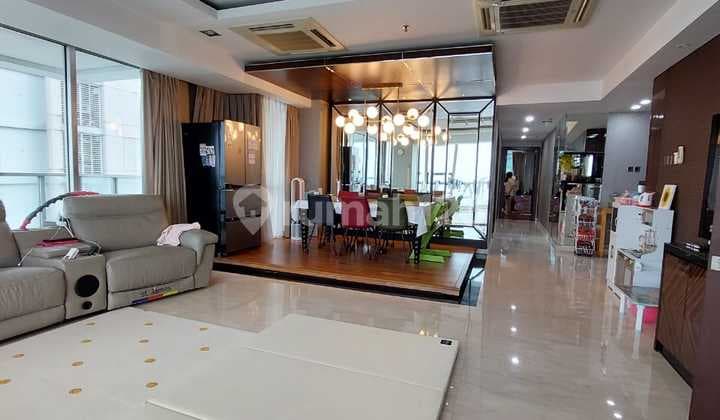 Infinity SHM 3 Bedrooms 181 Square Meters Private Elevator Pet Friendly Kemang Village