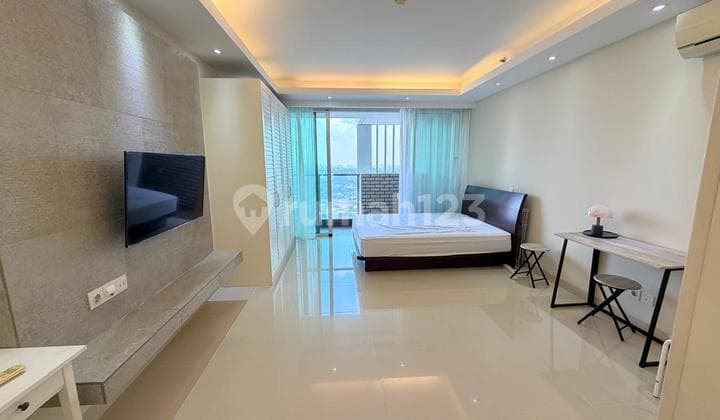 Studio - 43 Sqm + Balcony Apartment Kemang Village 120 Million Per Year