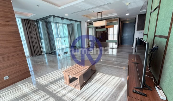 Bloomington 3 BR - 205 Sqm Private Lift Kemang Village $ 3,300