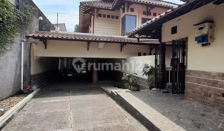 For Rent. Bright and Spacious House in Kemang. Must See!
