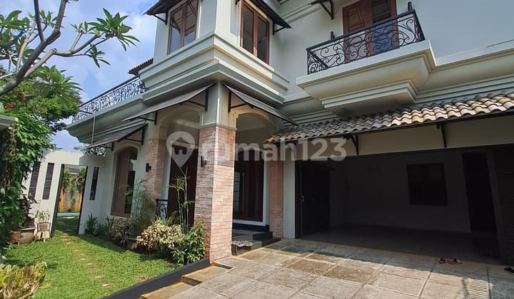 For Rent. Spacious House With Garden and Pool in Kemang