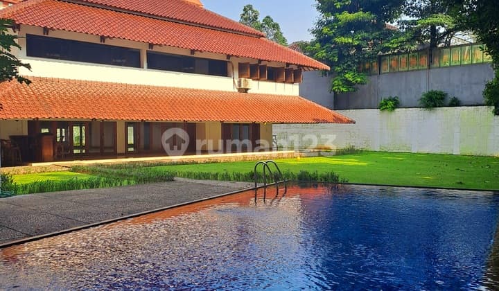 For Sale. Spacious Tropical House in a Quiet and Comfortable Location. A Must See!