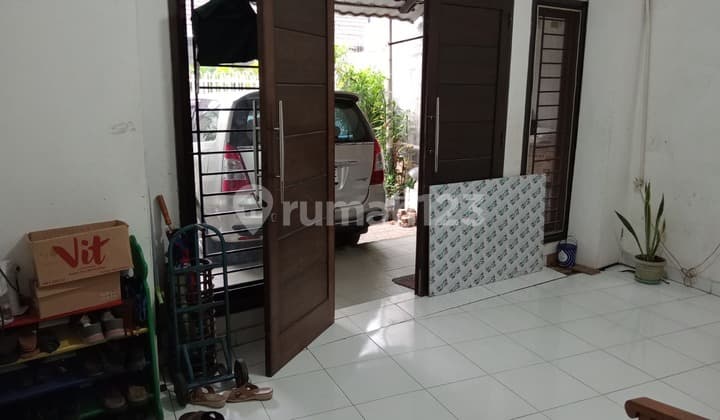 For Sale: Shop House with Residential Space on Jln Kartini, Central Jakarta