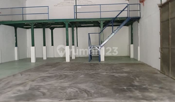 Gudang Siap Pakai di Jln Priuk Kota Tangerang